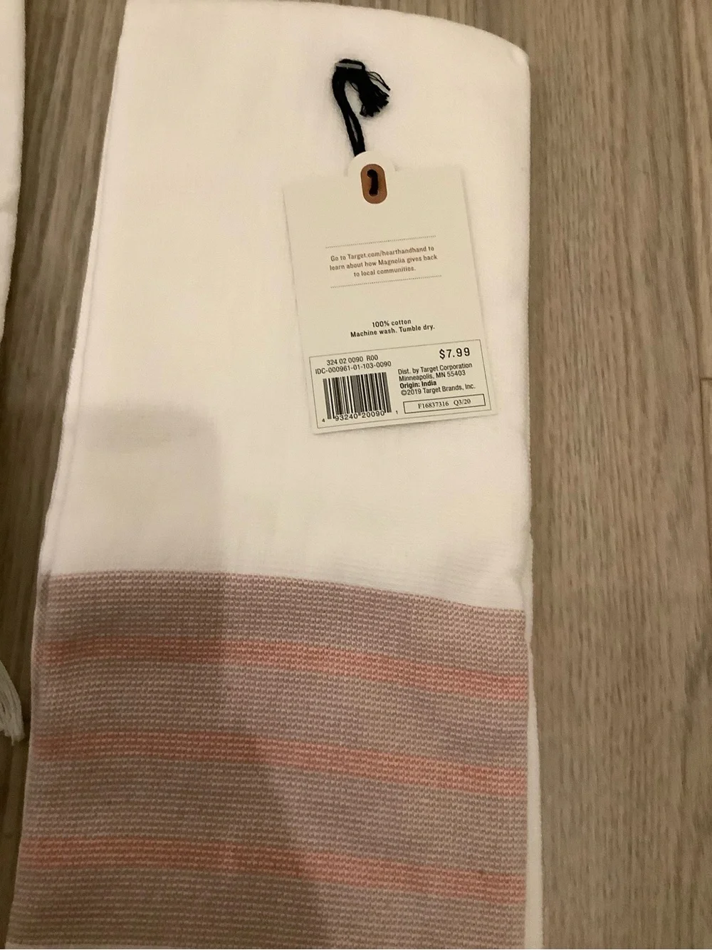 Bundle of 2 Hearth and Hand hand towels❤️❤️❤️❤️